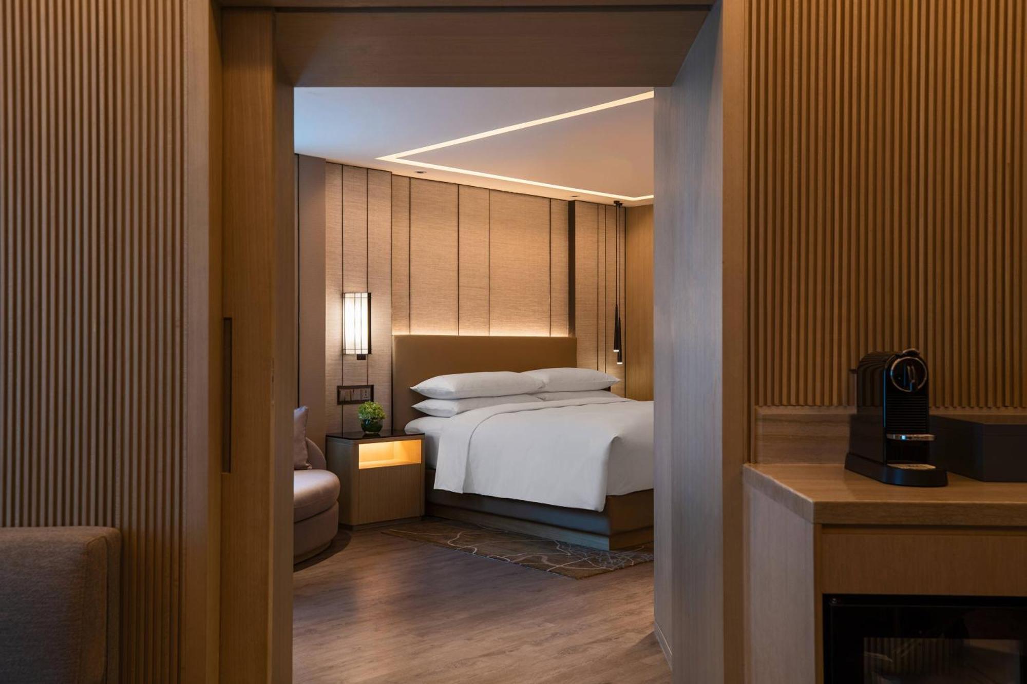 Renaissance Shenzhen Luohu Hotel Buitenkant foto